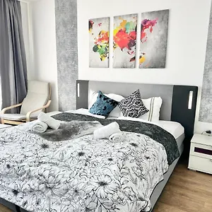 https://design-apartment-dresden-centre-enjoy-and-relax.dresdenhotels.net